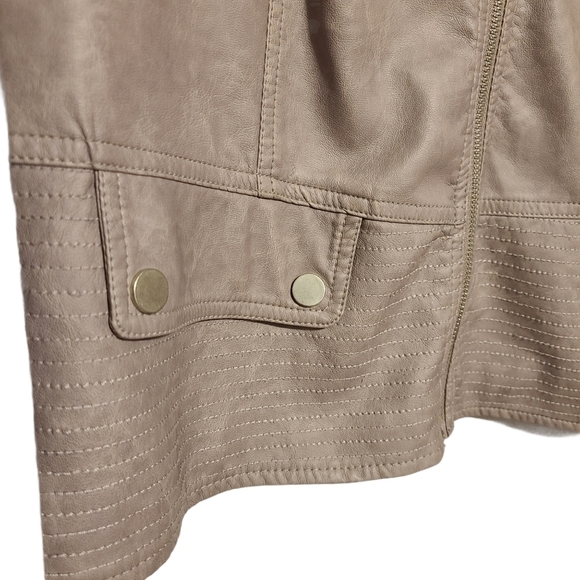 Cleo Petites Sz.L sleek classic corpcore polished zip up faux leather jacket - Picture 4 of 14